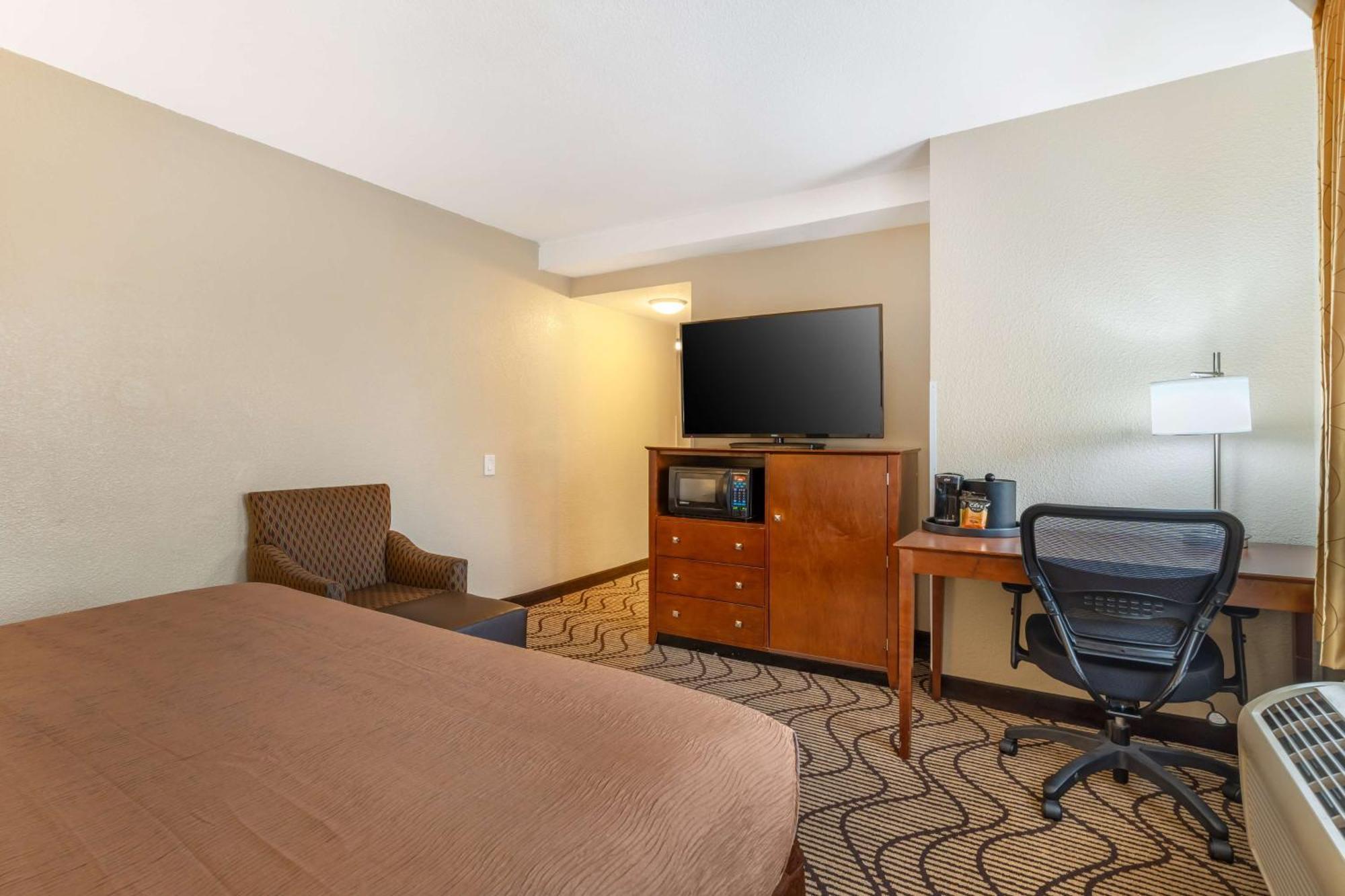 Western John Muir Hotel 3*