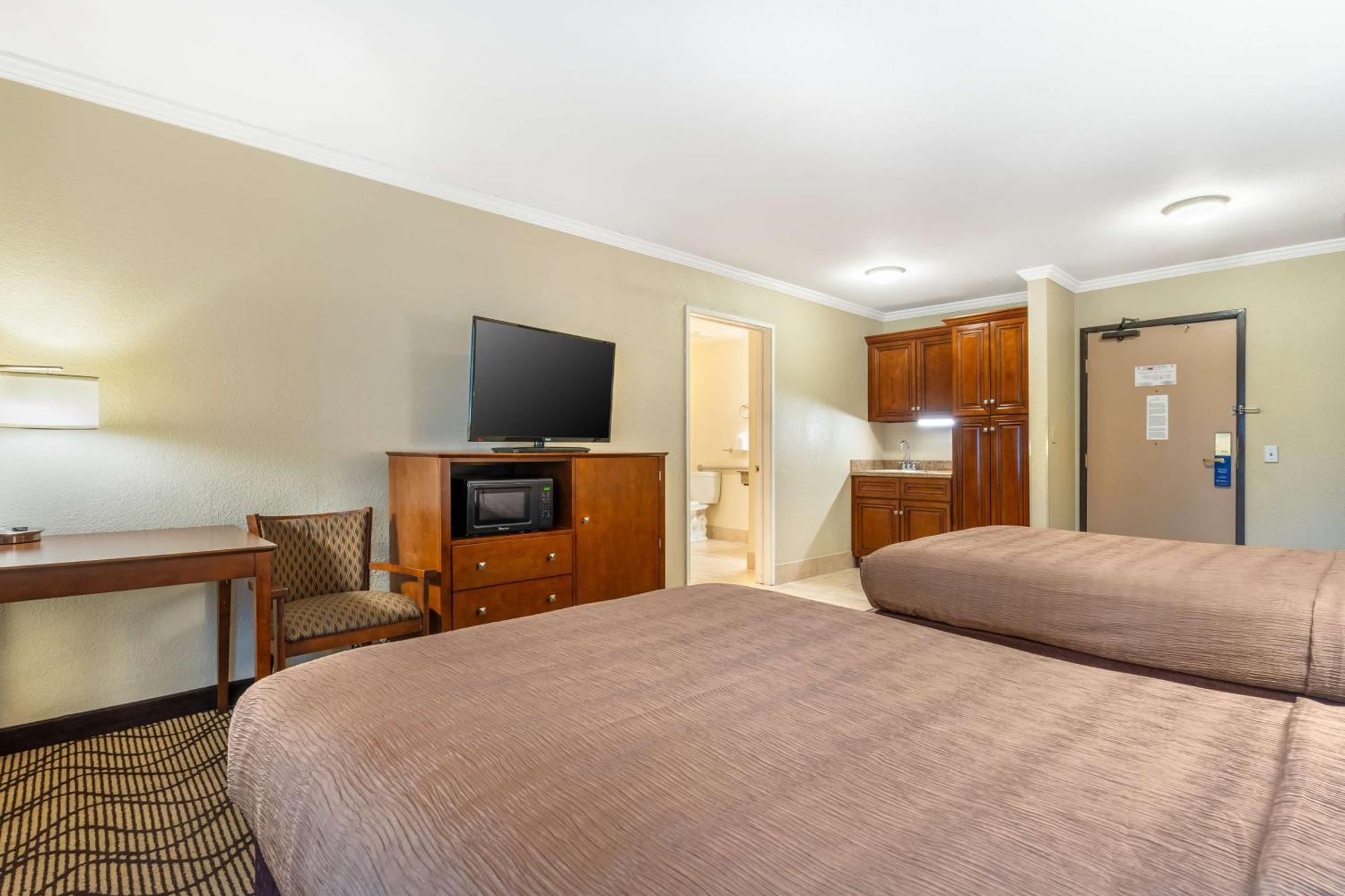 Western John Muir Hotel 3*