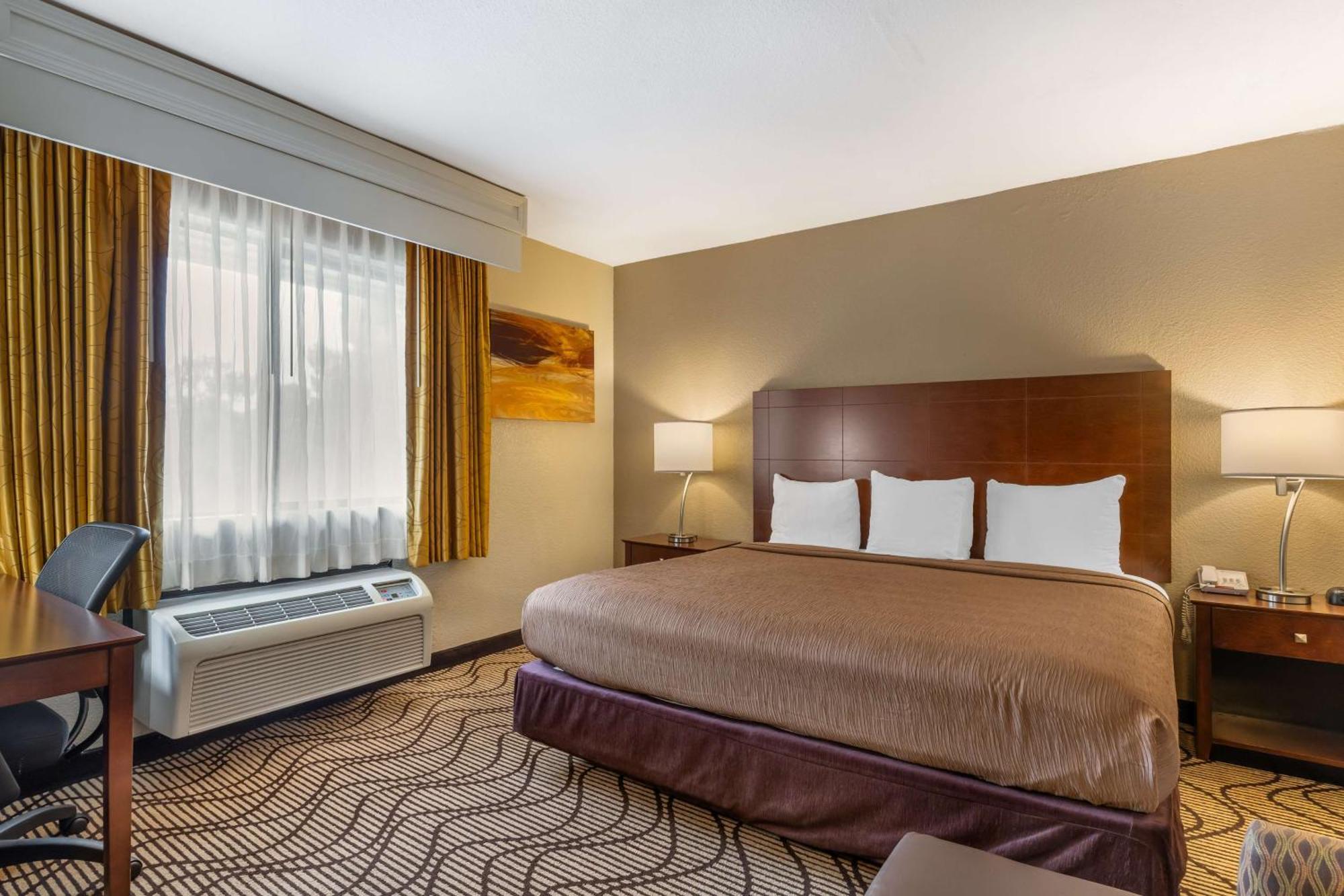 Hotel Western John Muir Martinez
