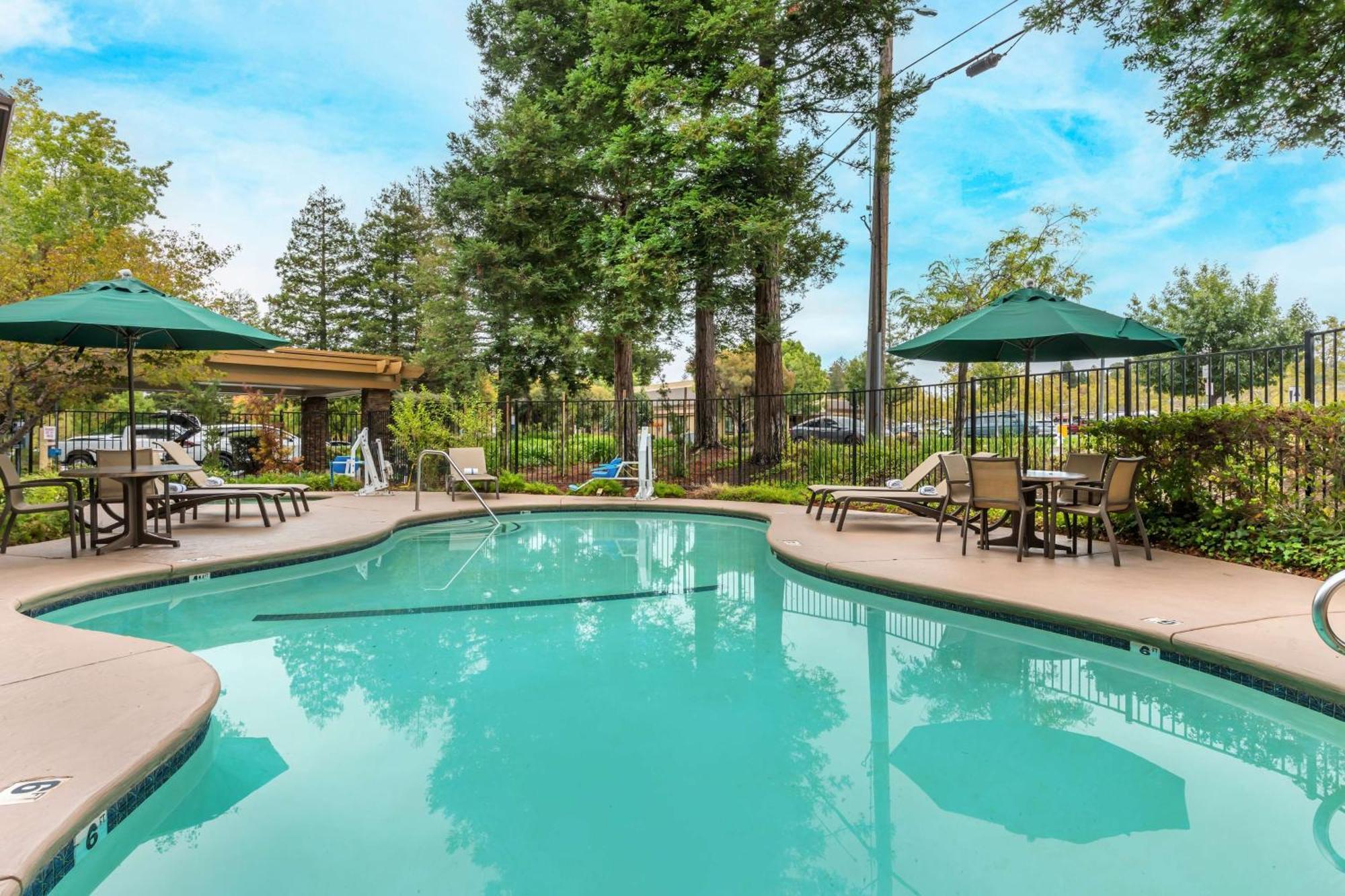 Western John Muir Hotel 3*