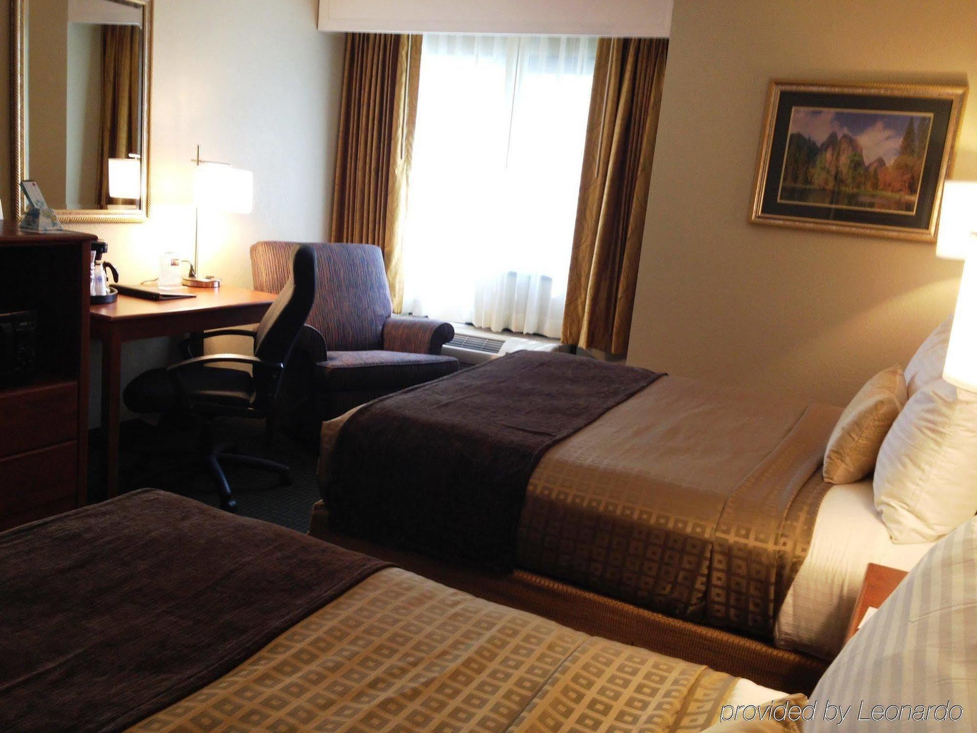 Western John Muir Hotel 3*