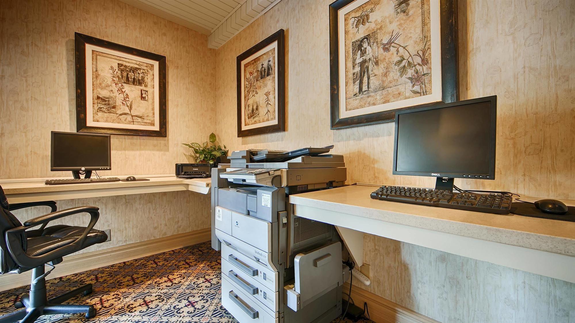 Hotel Western John Muir 3*