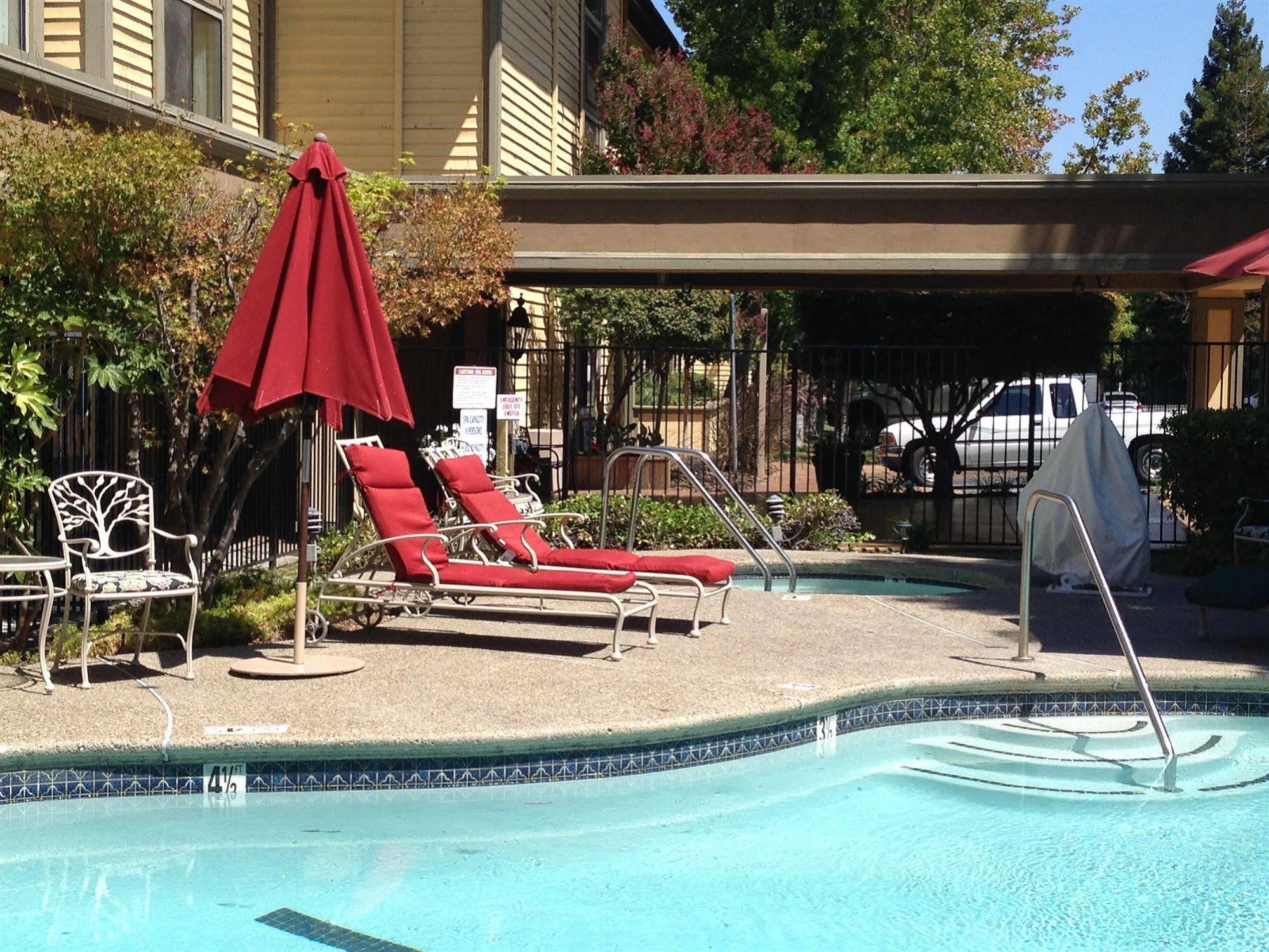 Hotel Western John Muir
